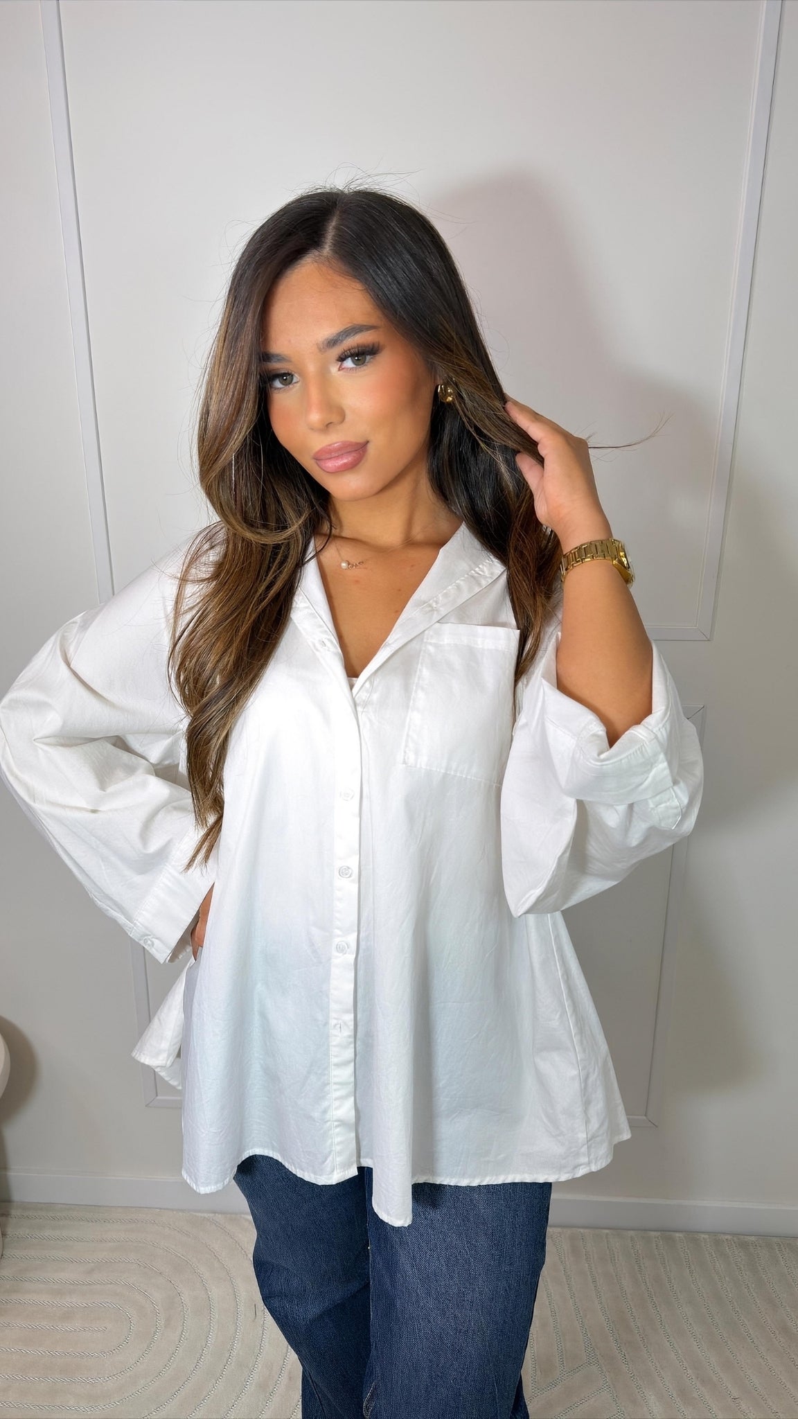 Flowy shirt with wide sleeves