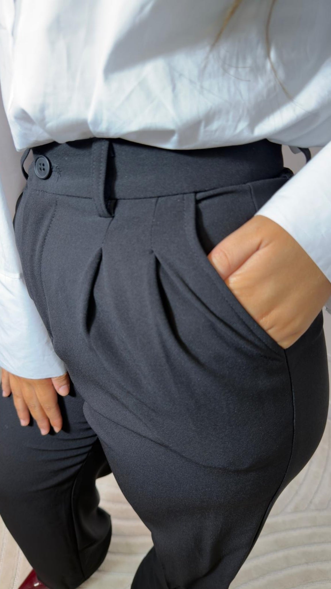 Straight-leg tailored trousers