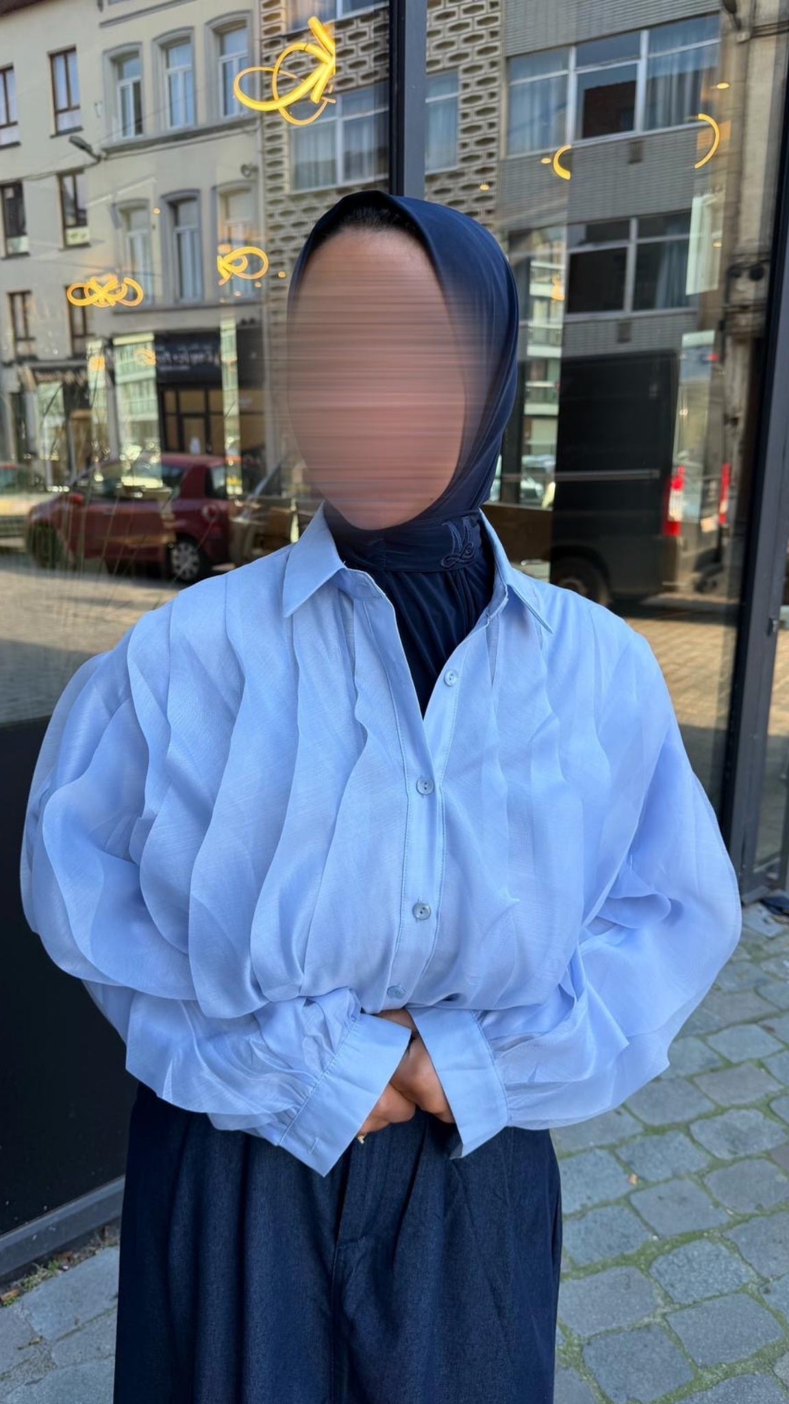 Flowy shirt with voluminous sleeves