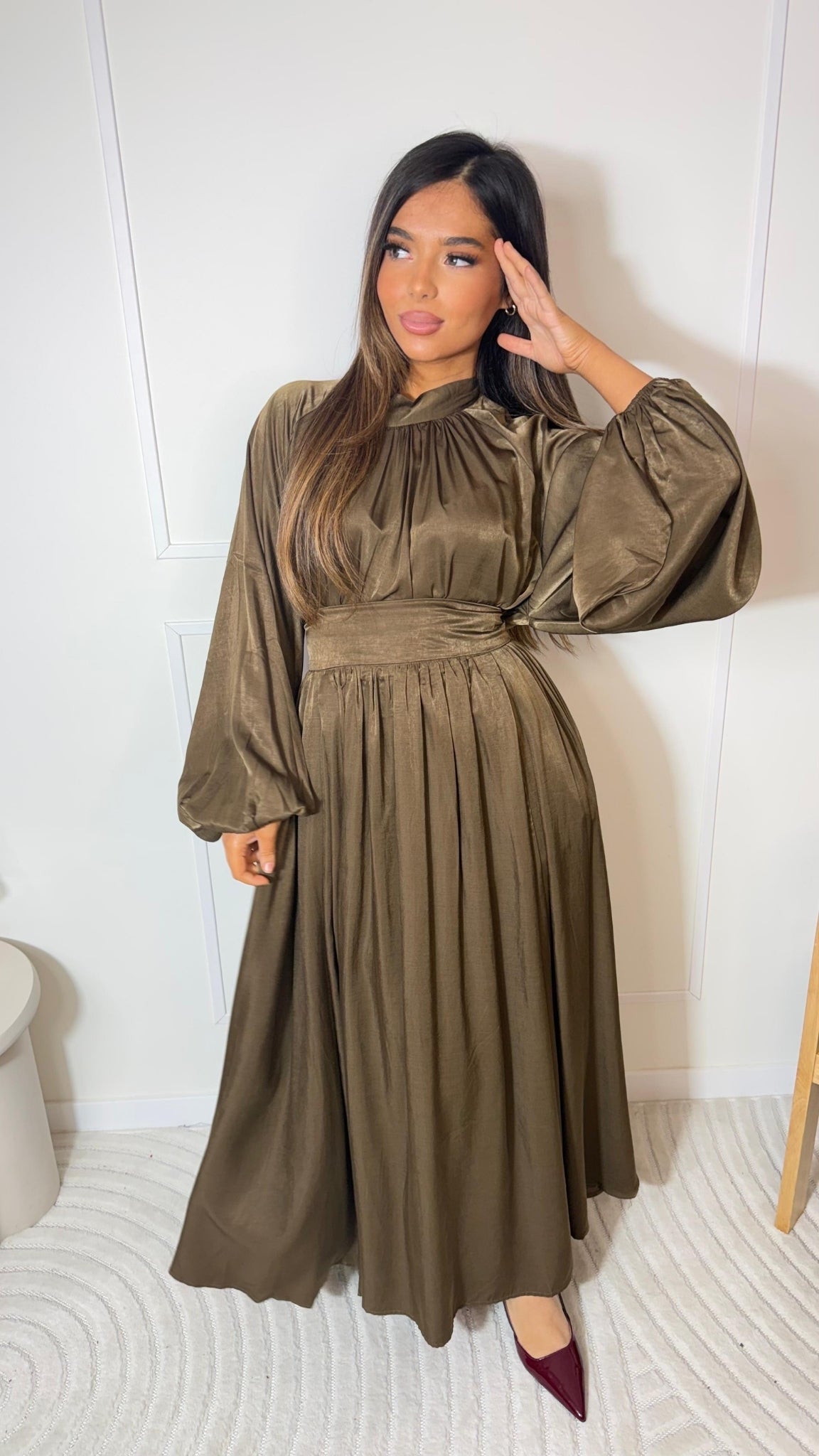 Satijnen set met geplooide kraag