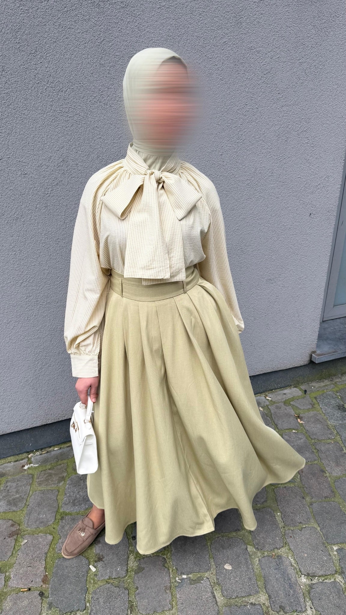 Flowy blouse with a bow