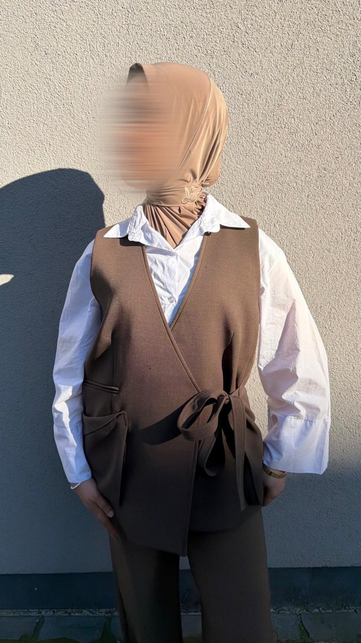 Sleeveless Tie Blazer