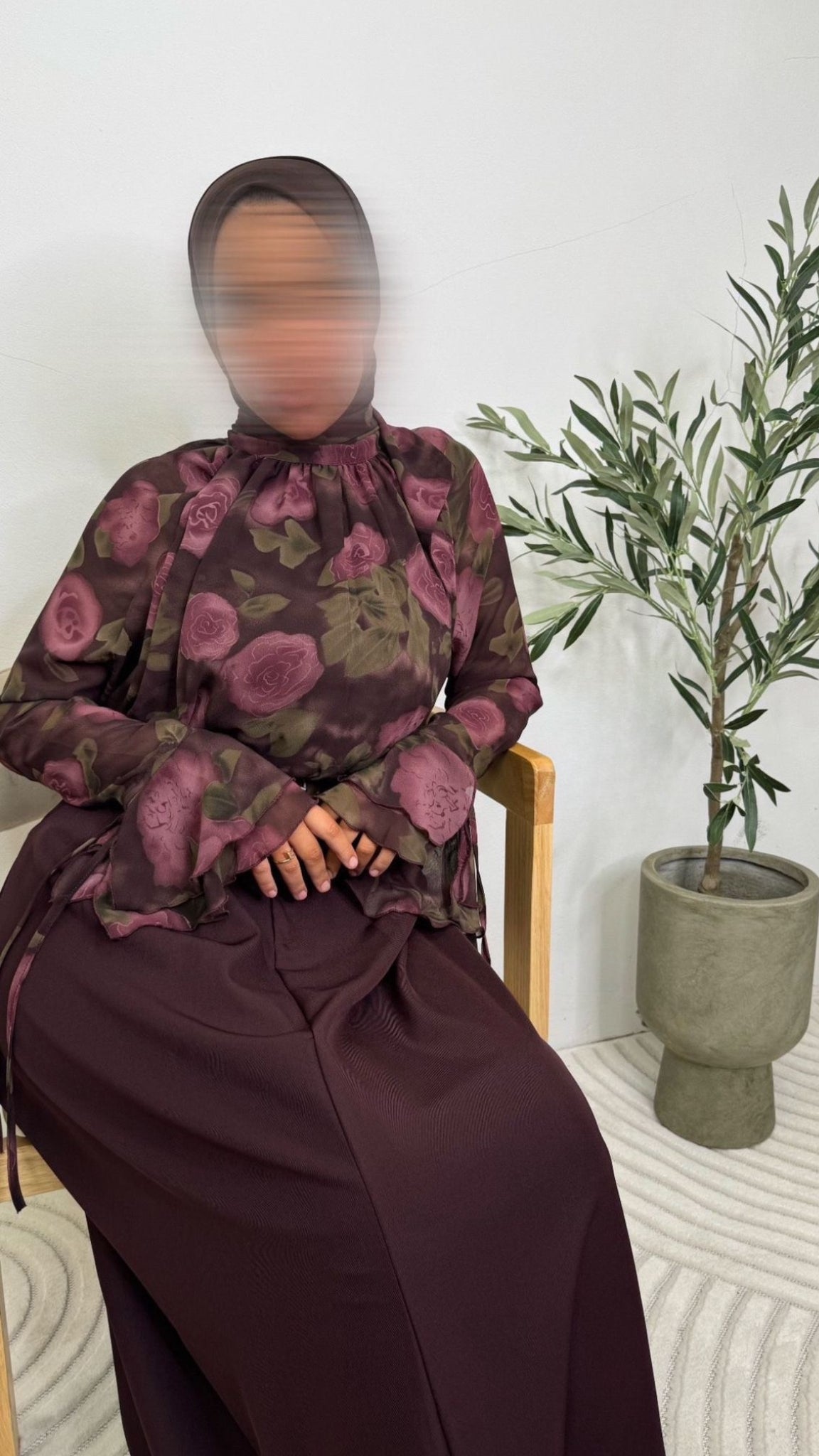 Blouse fleurie à col montant