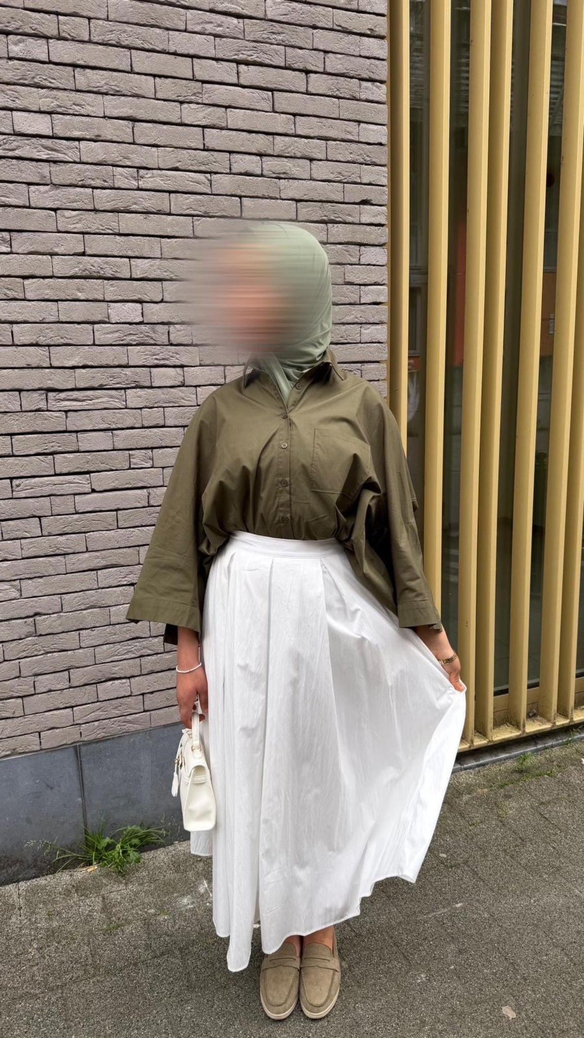 Flowy skirt with sharp pleats