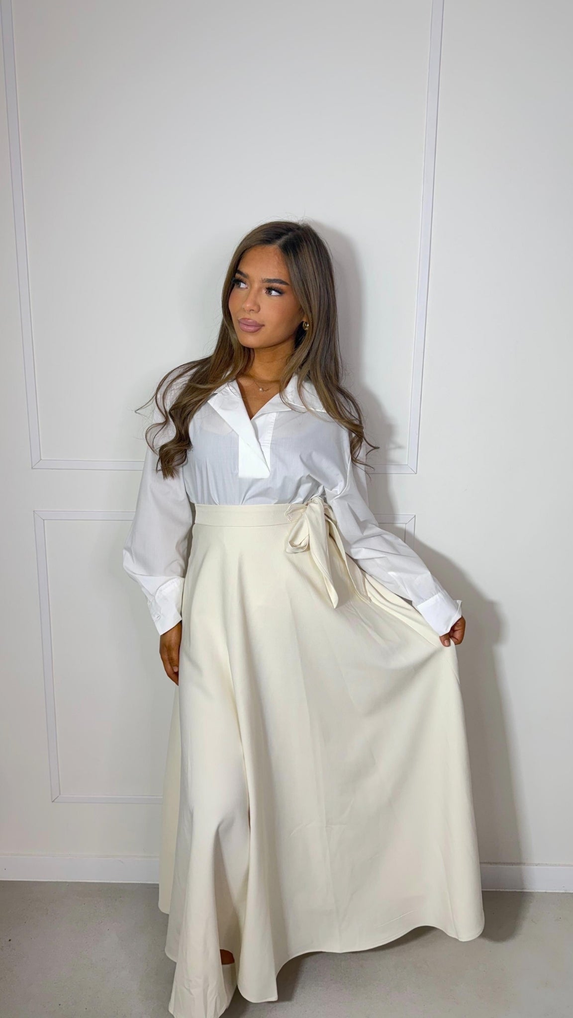 Flowy tie-waist midi skirt