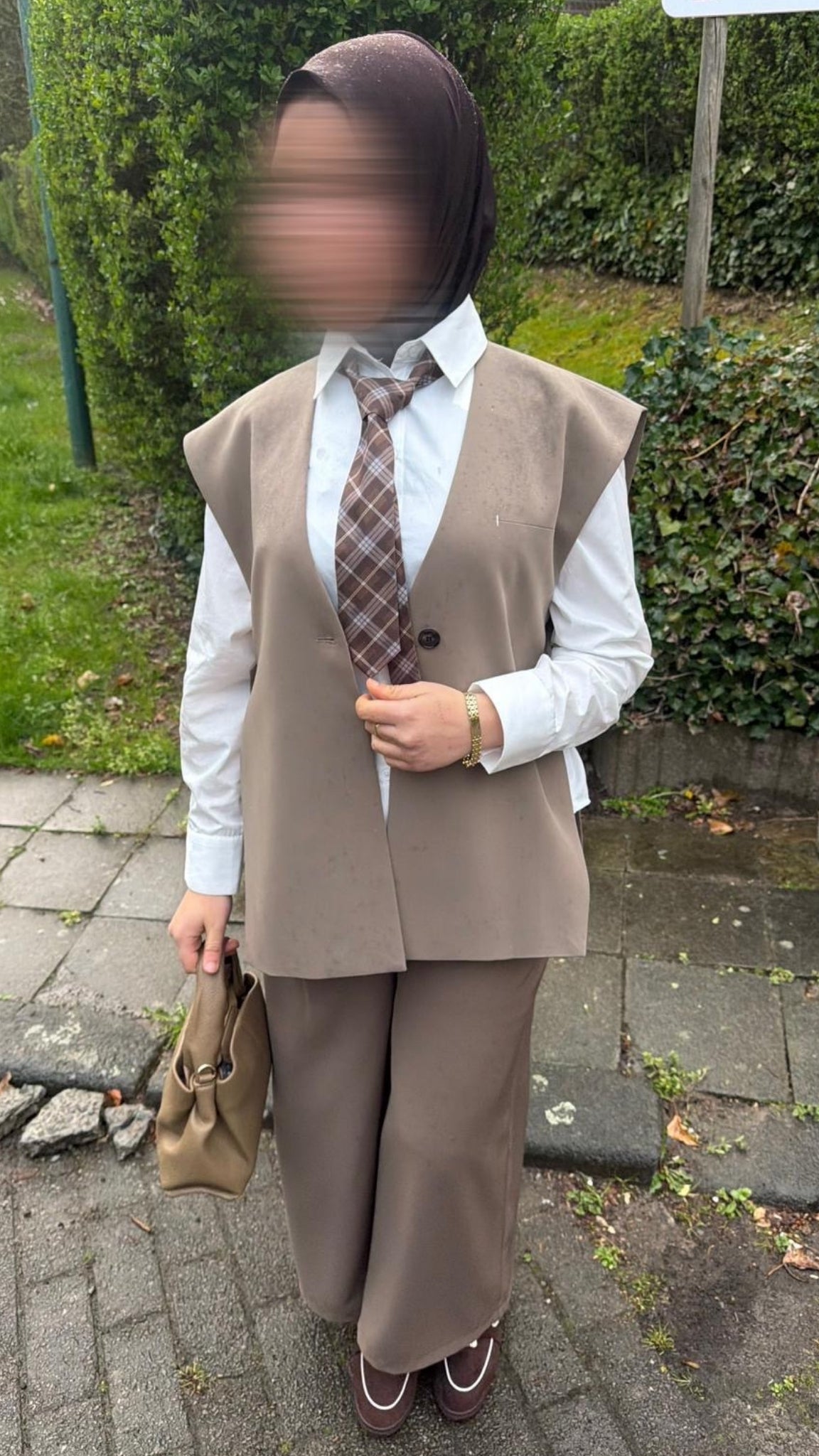 Sleeveless straight-cut blazer