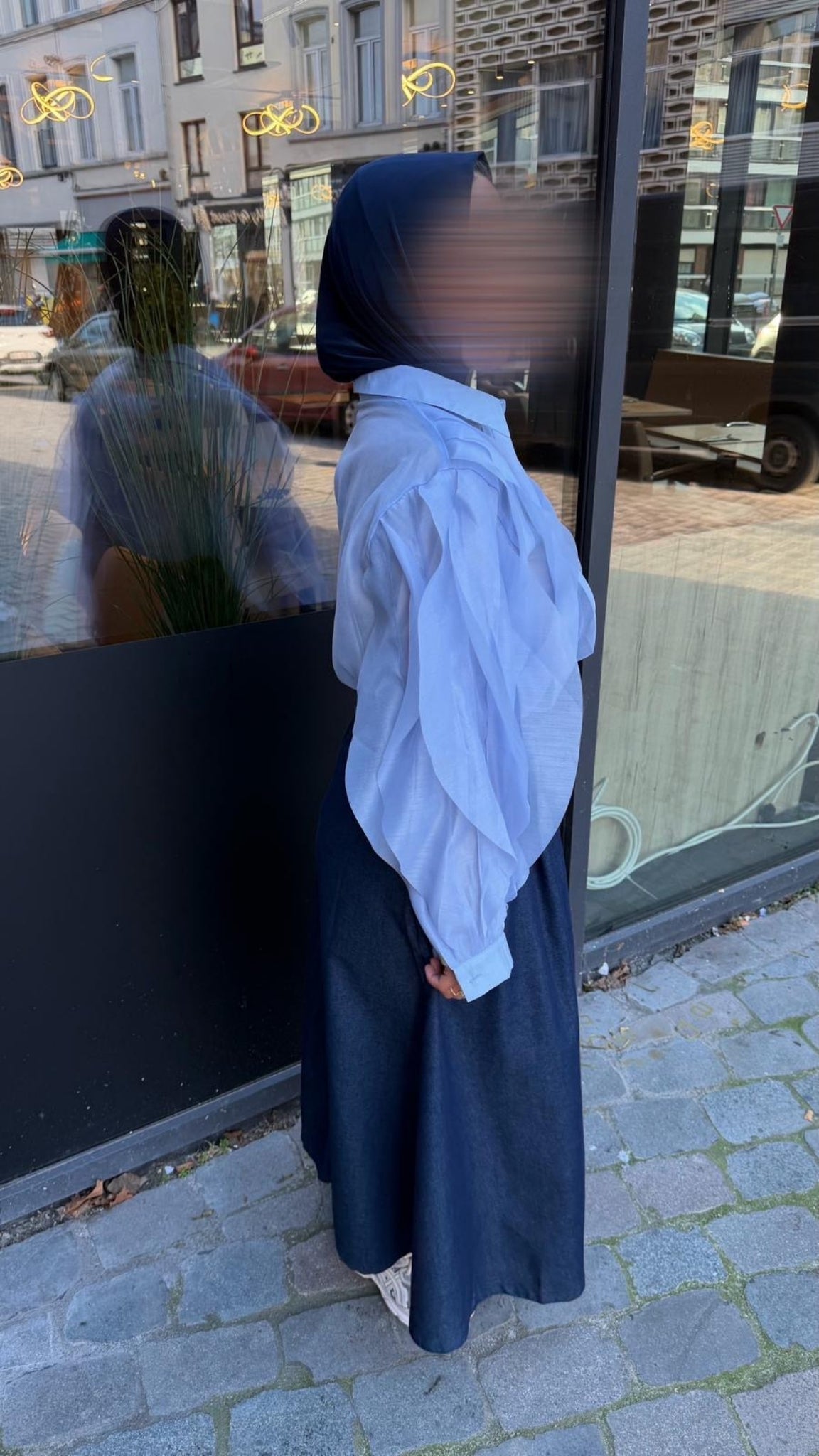 Flowy shirt with voluminous sleeves