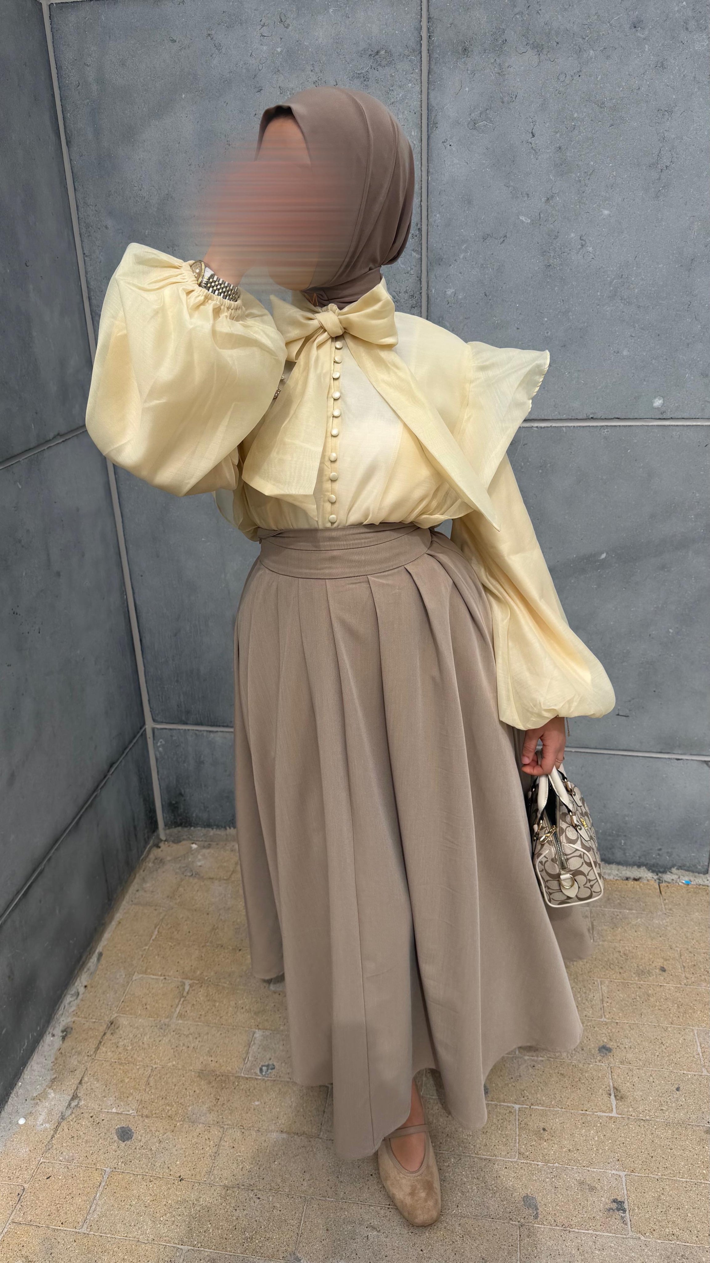 Flared skirt with gathered waist
