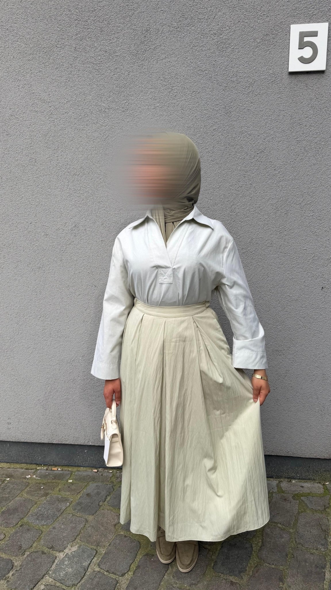 Flowy skirt with sharp pleats