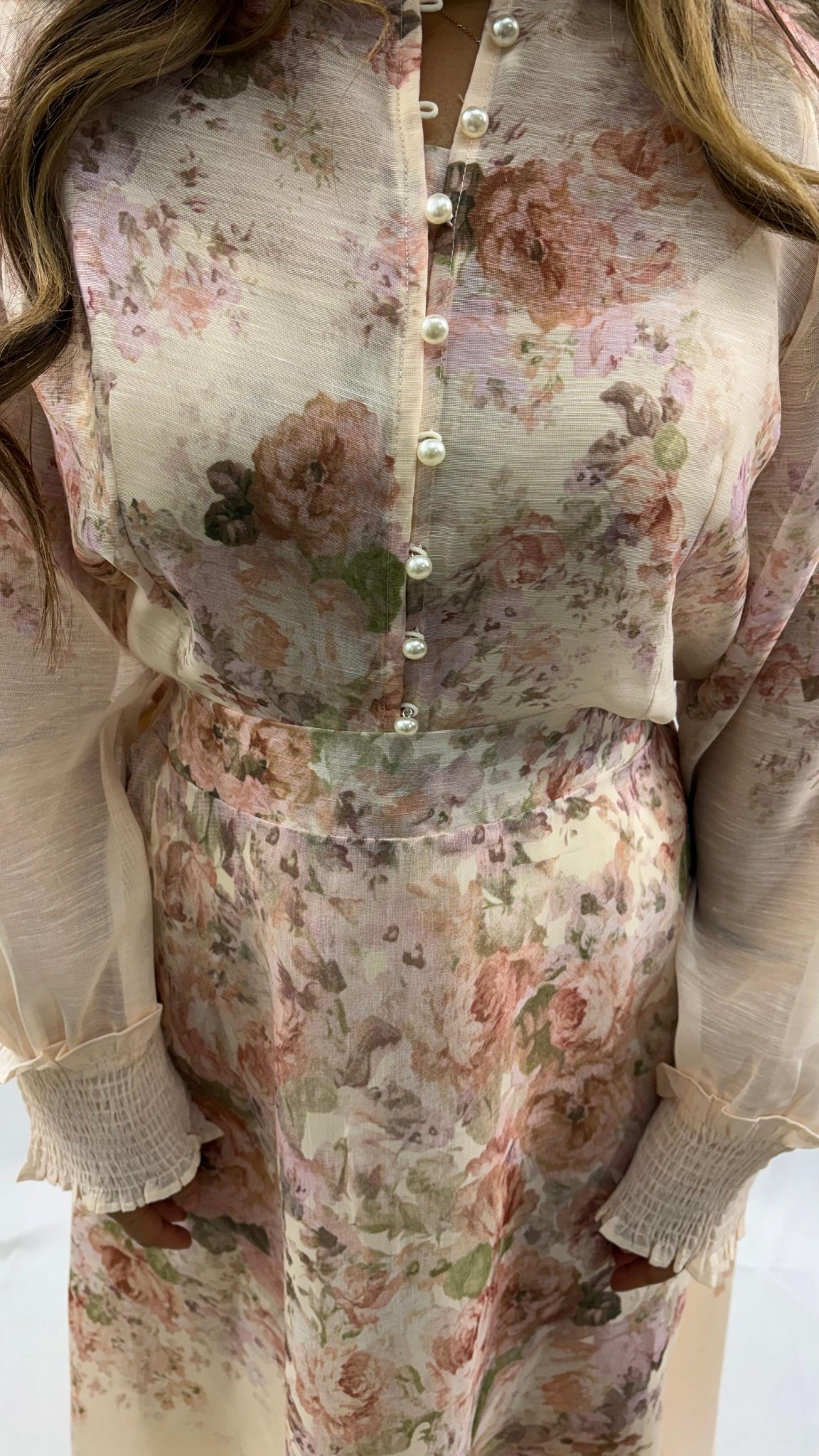 Ensemble voile floral col boutonné